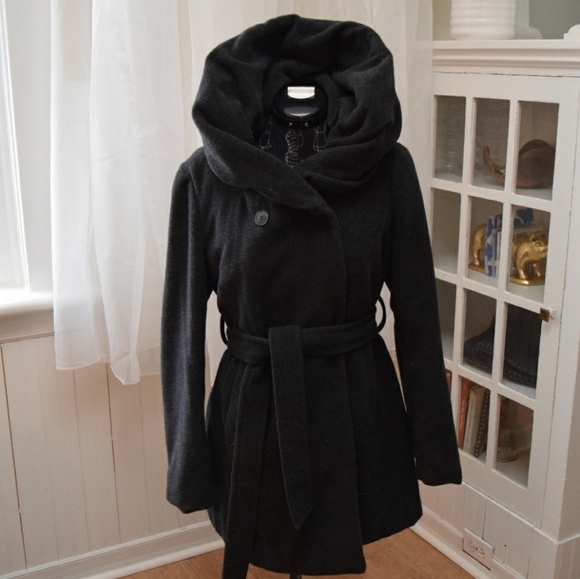 ***Sold***Maternity coat - Picture 1 of 4